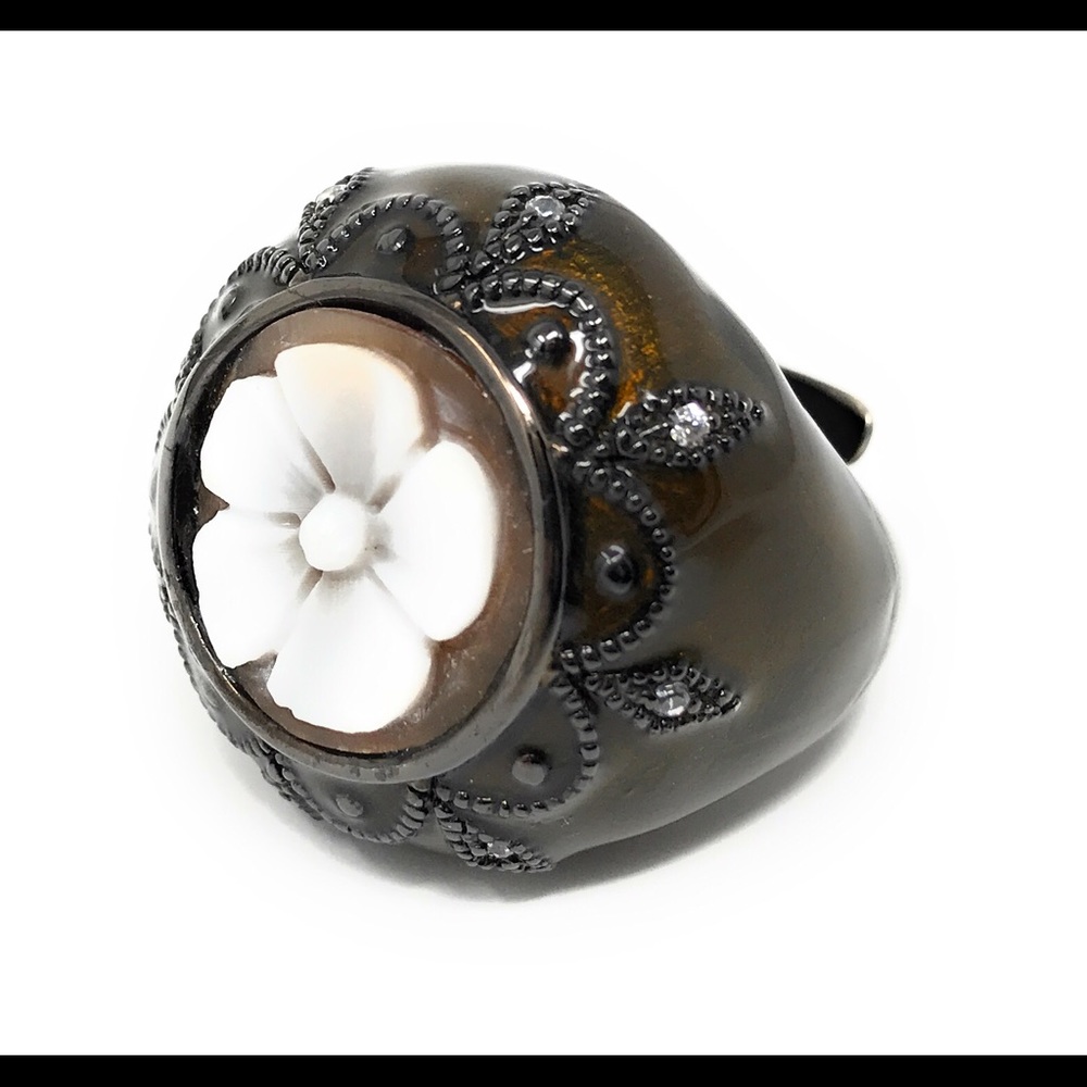 Fashion Statement Enamel Cameo Ring